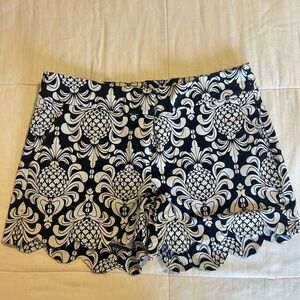 crown & ivy Blue and White Scalloped Hem Printed Shorts